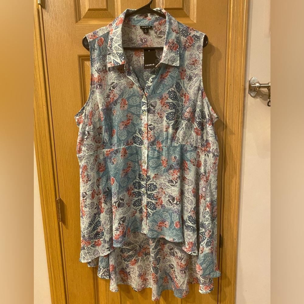 NWT Torrid 2X Babydoll Chiffon Button Front Tunic